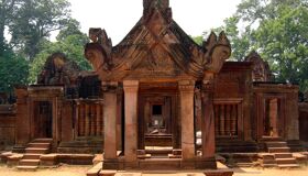 Start your journey with Banteay Srei’s vibrant glow